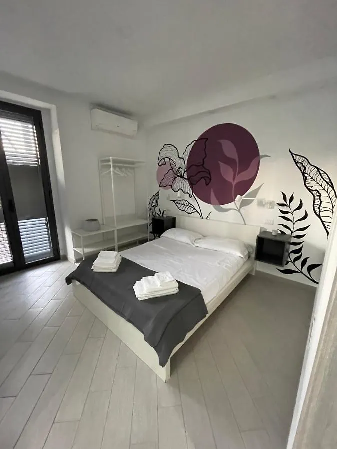 Ciuri'S House Hotel Catania-Fontanarossai nemzetközi repülőtér Vendégház