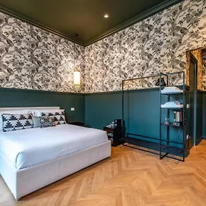 https://portacle-suites.it-lombardy.com
